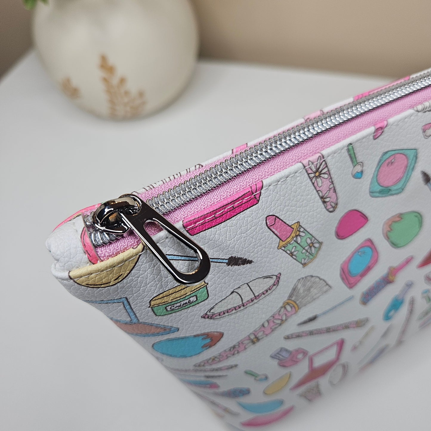 Cosmetic - Essential Pouch