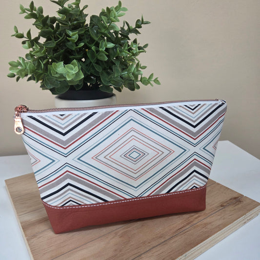 Handmade retro stripes zipper pouch with bold straight stripes