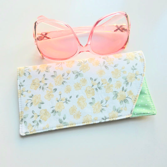 Floral-patterned glasses case 