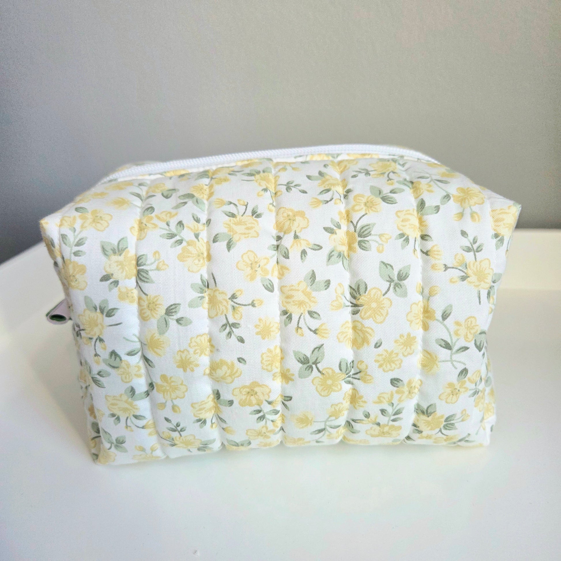 Floral-patterned quilted boxy bag